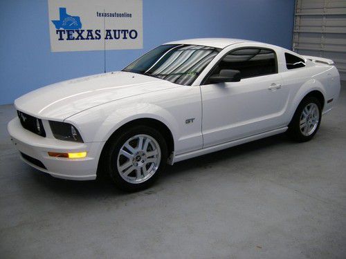 We finance!!!  2008 ford mustang gt v8 auto one owner spoiler 17 rims!!