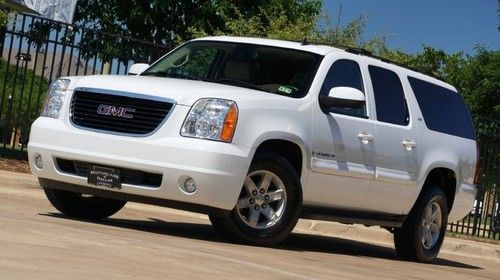 2007 gmc yukon navigation sunroof heated seats 3rd seats 1 owner