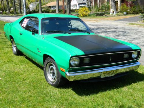 1972 plymouth duster w/318 v-8 engine w/only 6,000 miles-3 speed-runs great !!