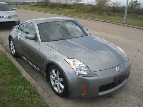 2005 nissan 350z base coupe 2-door 3.5l