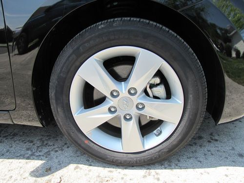 HYUNDAI ELANTRA 2013 Only 2600 miles, save 1000`s! No reserve, image 8