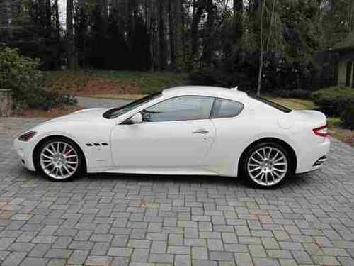 Maserati 2010 white gt-s