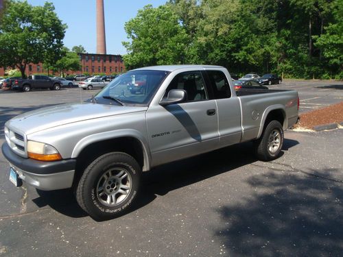 2002 dodge dakota sport extended cab pickup 2-door 4.7l