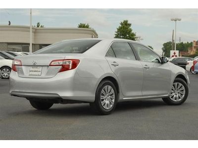 2012 Toyota Camry LE, image 2