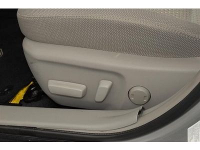 2012 Toyota Camry LE, image 22