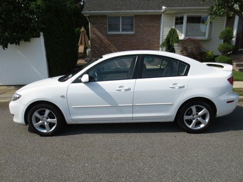 !2004 white mazda 3 sedan! *features below*