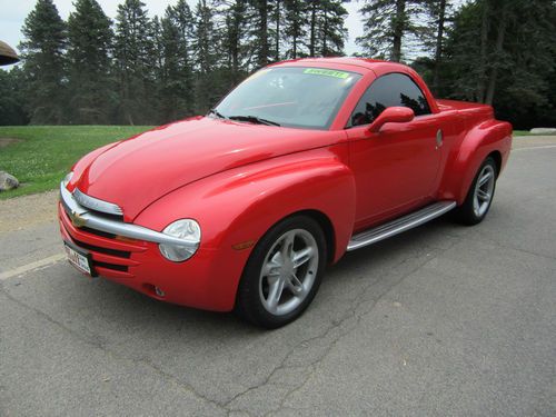 2004 chevrolet ssr base convertible 2-door 5.3l