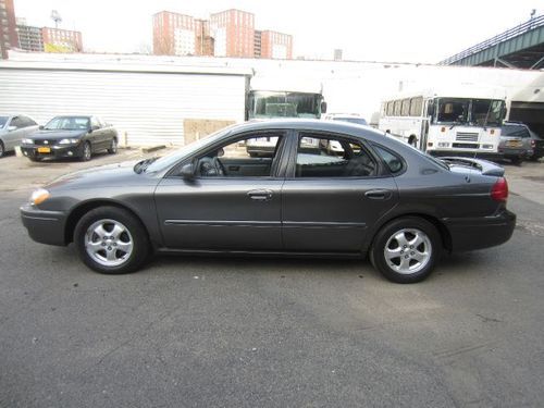 2004 ford taurus