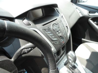 Rebuildable Salvage Repairable SYNC SE good tires low miles, image 14