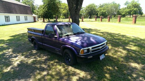 Nice 1994 chevy s10 2.2l 5spd shortbed fuel saver same as gmc sonoma