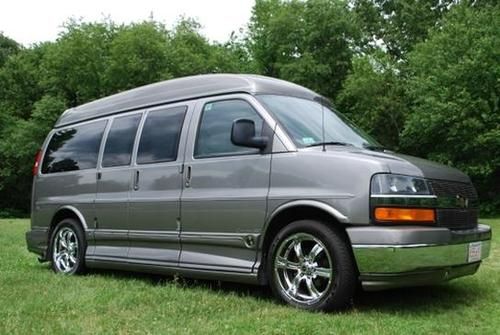 2006 chevrolet express 1500 lt standard passenger van 3-door 5.3l