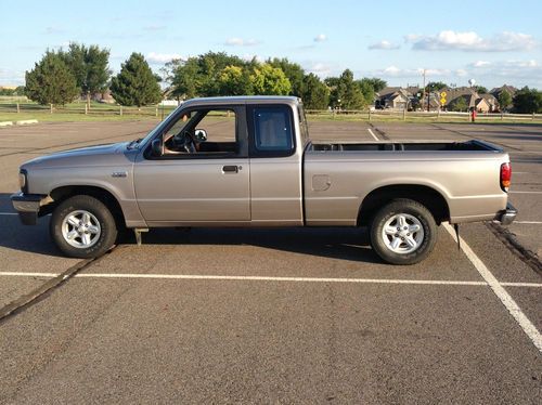 1996 mazda b3000 se extended cab pickup 2-door 3.0l