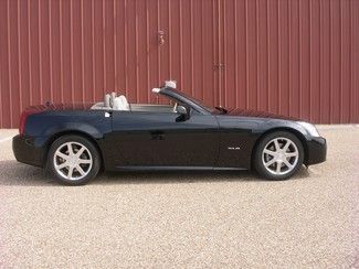 2004 black xlr loaded, navigation, 20,000 miles, clean carfax, texas