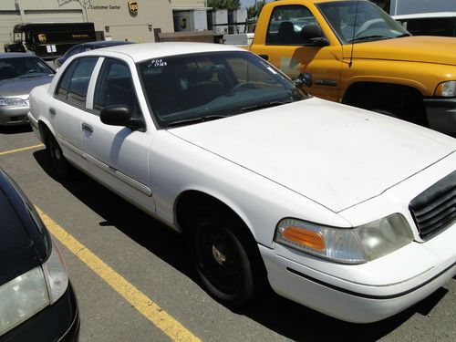 2000 ford crown victoria police interceptor