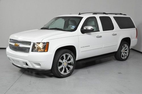 Entertainment - moonroof - chrome 22s - heated seats