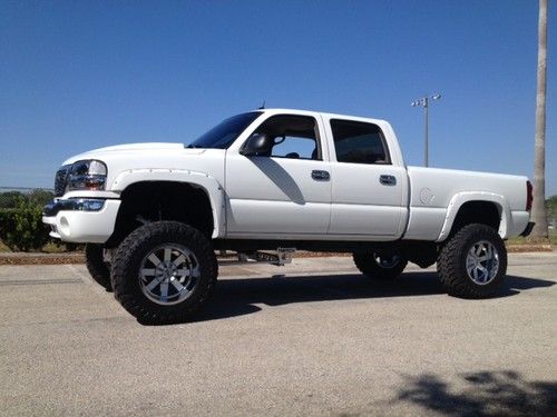 2004 gmc sierra 2500hd 8in fabtech lifted