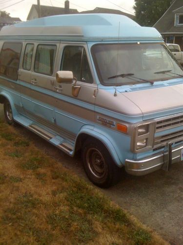 1991 chevy high top conversion van with sleeper sofa