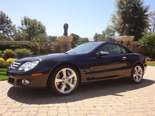2007 mercedes benz sl600**pano roof***like new condition***interior is spotless