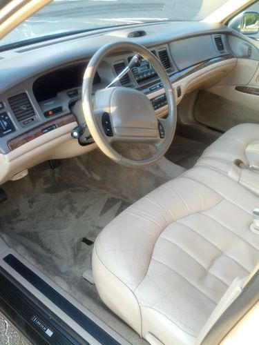 1997 lincoln town car executive sedan 4-door 4.6l