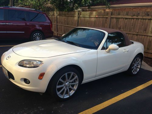 2006 mazda mx-5 miata grand touring convertible 2-door 2.0l