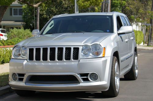 07 jeep grand cherokee srt8--only 76k miles, navi, rear dvd, rear cam,sensors!!