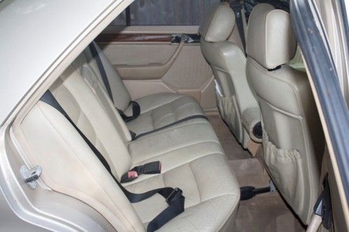 1990 mercedes-benz 300e base sedan 4-door 3.0l