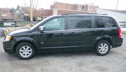 2008 chrysler town &amp; country signature series van