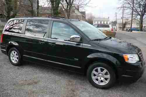 2008 CHRYSLER TOWN & COUNTRY SIGNATURE SERIES VAN, image 4