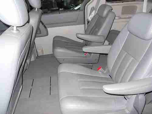 2008 CHRYSLER TOWN & COUNTRY SIGNATURE SERIES VAN, image 20