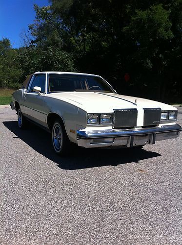 VERY CLEAN LOW MILEAGE, 1980 CUTLASS Survivor Car V-8 Engine w/ A/C !!!! NICE!!!, image 2
