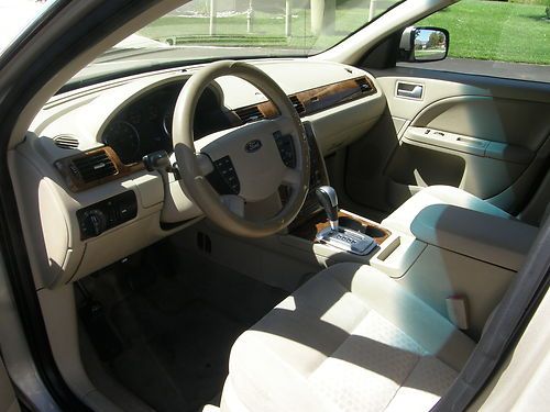 2005 Ford Five Hundred SEL Sedan 4-Door 3.0L, image 9