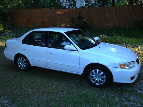 4-door sedan, white, automatic, new wheels., image 2