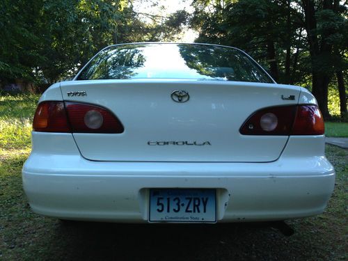 4-door sedan, white, automatic, new wheels., image 4