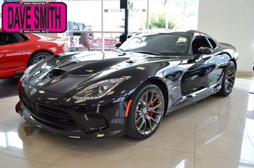 2014 new venom black srt gts sabelt leather nav media hub 8.4l v10 manual!!!