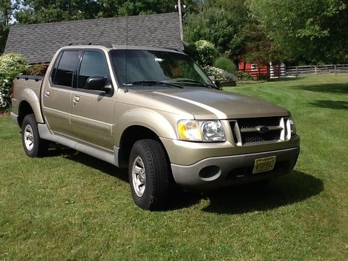 2001 ford explorer sport trac 4 x 4 pickup truck