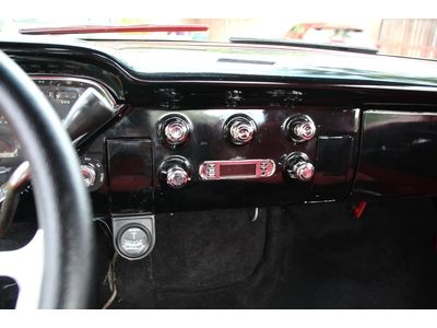 Restored Chevy 3100 Shortbed Stepside Custom. 350 V8, Camaro Front Suspension, image 41