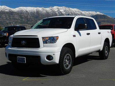 Toyota tundra crew max trd rock warrior sunroof auto tow low miles 4x4