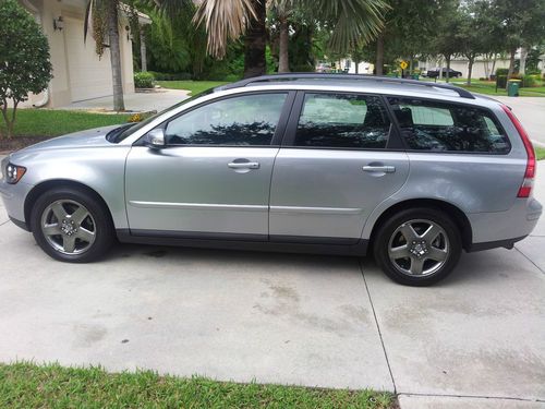 2007 volvo v50 t5 wagon 4-door 2.5l