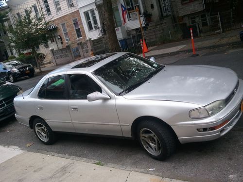 1993 toyota camry 140 k miles runs and drives custom stereo &amp; radio gas saver