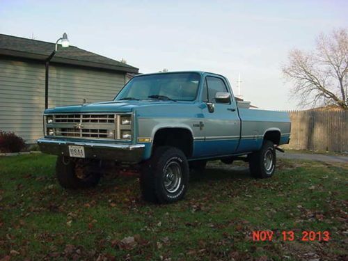 1985 chevy k 10 sc0ttsdale 4x4
