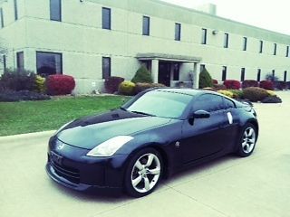 2008 nissan 350z base coupe 2-door 3.5l 6spd