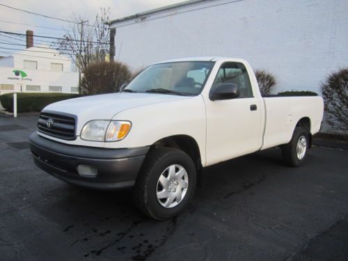 00 01 toyota tundra regular  cab, 2door ,v6 3.4l auto,  looks and runs great !!!