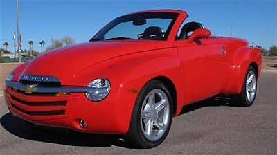 2004 chevrolet ssr 2 door convertible pick up truck