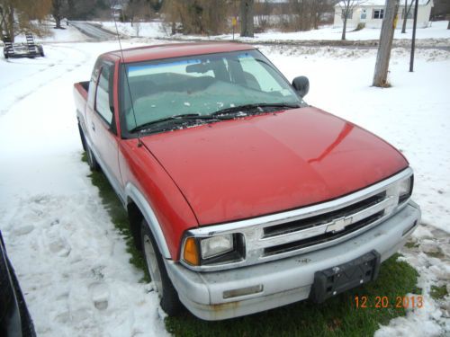 S10 extended cab pickup 2wd