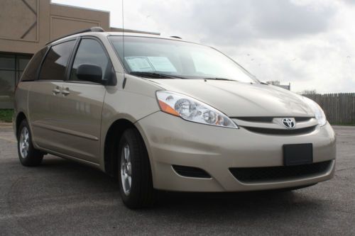 2009 Toyota Sienna LE Minivan 5-Door 3.5L, image 11