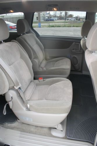 2009 Toyota Sienna LE Minivan 5-Door 3.5L, image 17