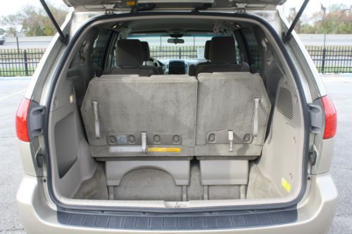 2009 Toyota Sienna LE Minivan 5-Door 3.5L, image 20