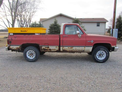 81 chevrolet 3/4 ton 4x4 with sno ex 7500 spreader