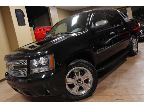 2010 chevrolet avalanche ltz 4x4 automatic 4-door truck