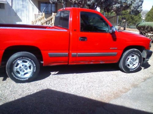A 1999 Chevrolet silverado 1500, image 2